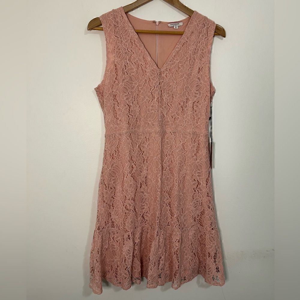 Andree by Unit Pink Lace V-Neck Dress Size Medium Back Zipper